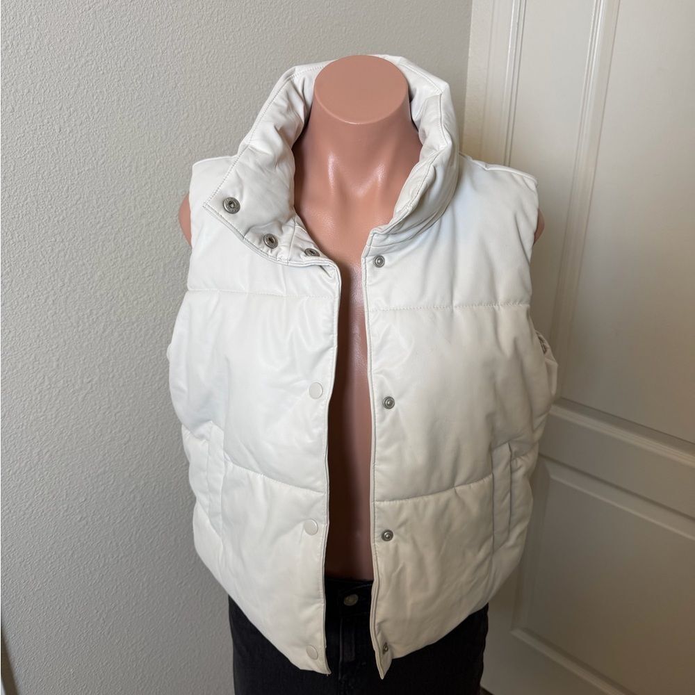Old Navy Beige Faux Leather Puffer Vest Sz XS